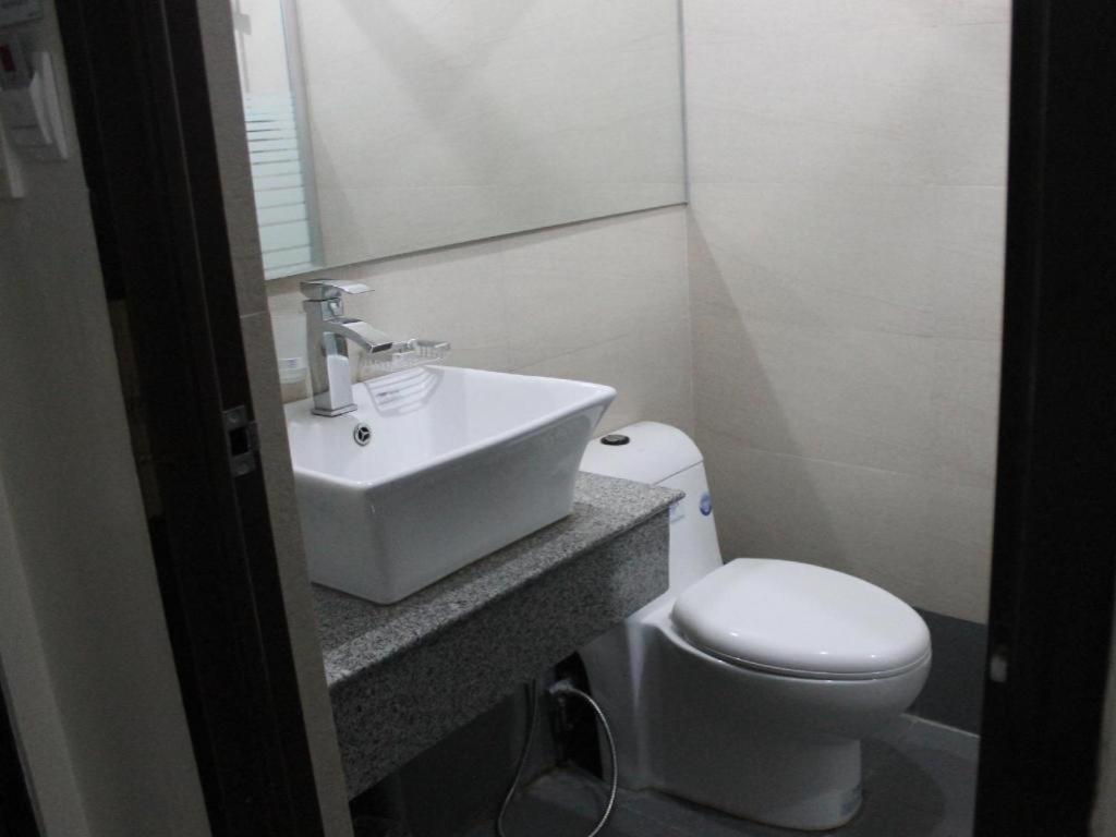 Cherry Midtown Hotel Olongapo Eksteriør bilde