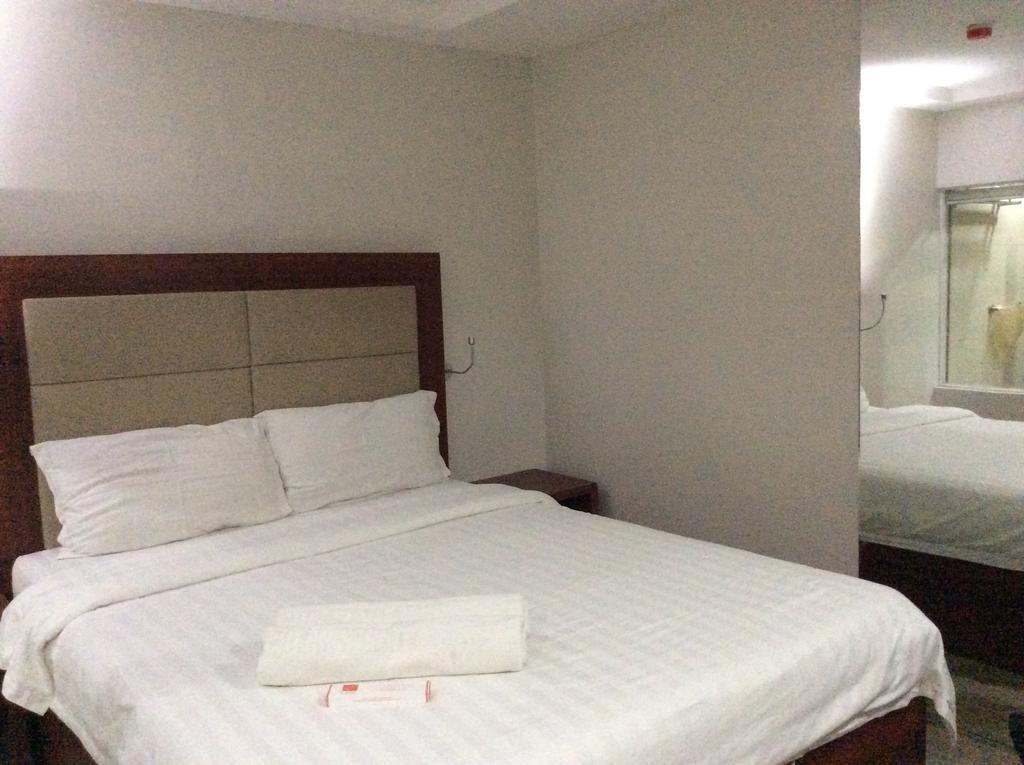 Cherry Midtown Hotel Olongapo Rom bilde