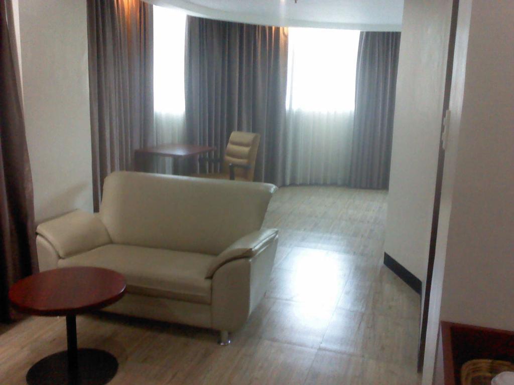 Cherry Midtown Hotel Olongapo Rom bilde