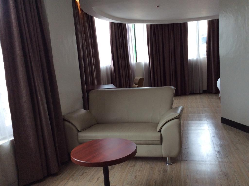 Cherry Midtown Hotel Olongapo Rom bilde