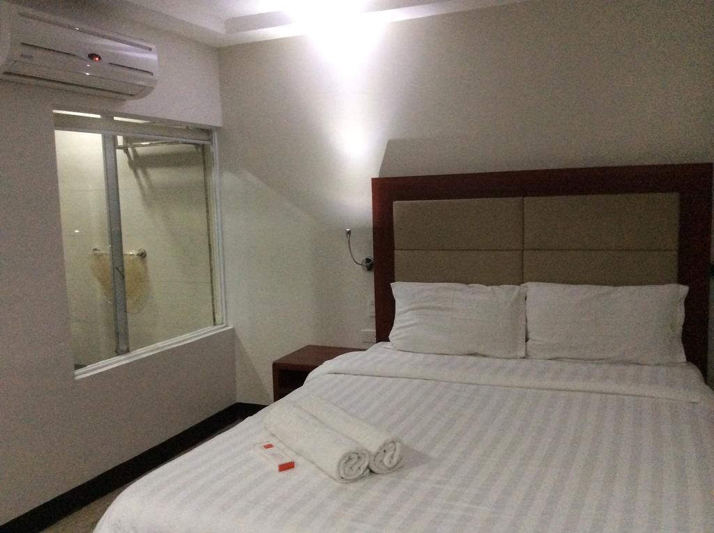 Cherry Midtown Hotel Olongapo Rom bilde